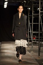 ザ ドレス アンド コー ヒデアキ サカグチ(The Dress & Co. HIDEAKI SAKAGUCHI)、2010-2011年秋冬コレクション｜写真24