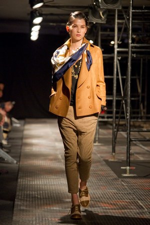 ザ ドレス アンド コー ヒデアキ サカグチ(The Dress & Co. HIDEAKI SAKAGUCHI)、2010-2011年秋冬コレクション｜写真1