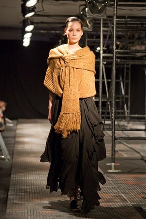 ザ ドレス アンド コー ヒデアキ サカグチ(The Dress & Co. HIDEAKI SAKAGUCHI)、2010-2011年秋冬コレクション｜写真5