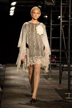 ザ ドレス アンド コー ヒデアキ サカグチ(The Dress & Co. HIDEAKI SAKAGUCHI)、2010-2011年秋冬コレクション｜写真22