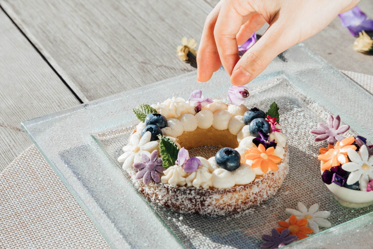 ザ・プリンス パークタワー東京「スズムシ カフェ」館内の神殿で夕涼み体験、テーマは“花と過ごす夏”｜写真6