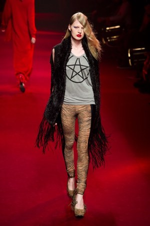 G.V.G.V.(ジーヴィージーヴィー)、 2010-2011年秋冬シーズンコレクション｜写真26