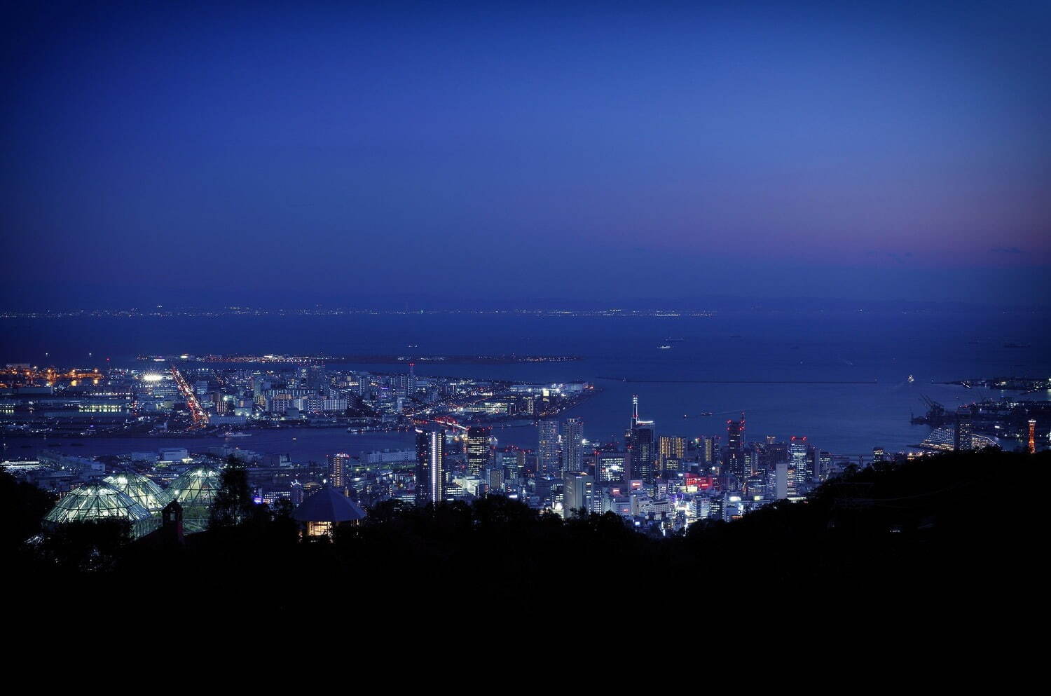 神戸布引ハーブ園のビアガーデン、“標高400mの夜景”と楽しむドイツビール＆肉料理など｜写真7