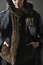 ワイズ バングオン！新作、ヴィンテージ着想のフェイクファーミリタリーコートや墨染リネンコート｜写真4