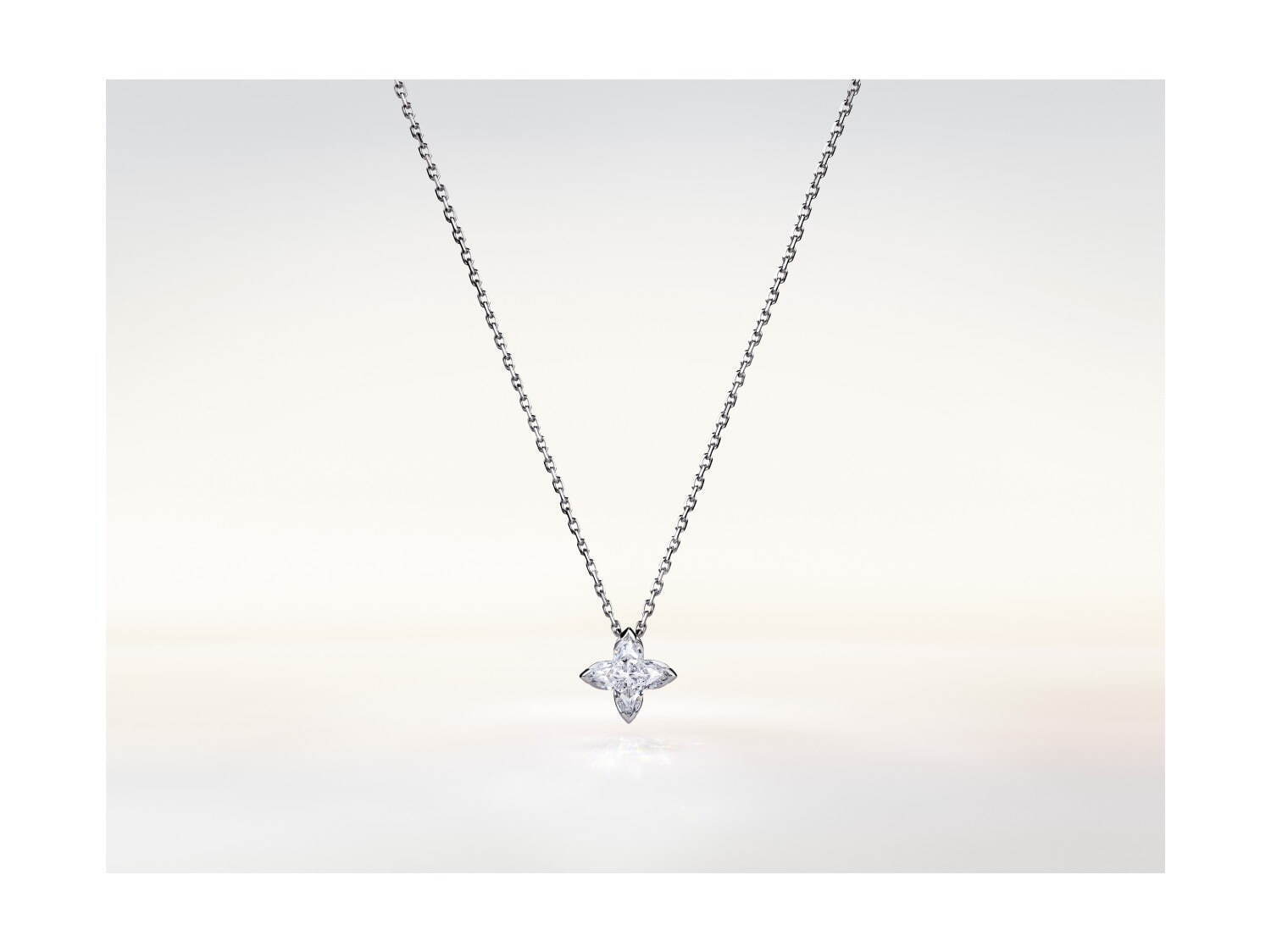 ルイ・ヴィトン“モノグラム・フラワー”を表現したダイヤモンドネックレス
