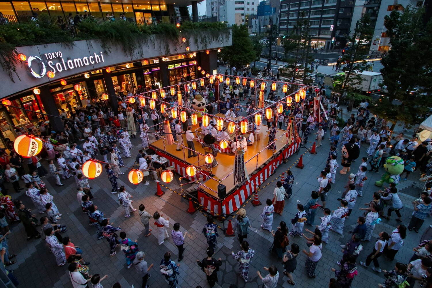 「東京ソラマチ 夏まつり」各所に屋台や出店が登場、スカイツリーの足元で3年ぶりの盆踊りも｜写真4