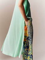 プリーツ プリーズ イッセイ ミヤケ新作、“ラメ入りパウダー”を吹き付けた鮮やかワンピース｜写真5