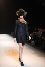 カミシマチナミ(KAMISHIMA CHINAMI)、2010-2011年秋冬コレクション｜写真19