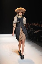 カミシマチナミ(KAMISHIMA CHINAMI)、2010-2011年秋冬コレクション｜写真20