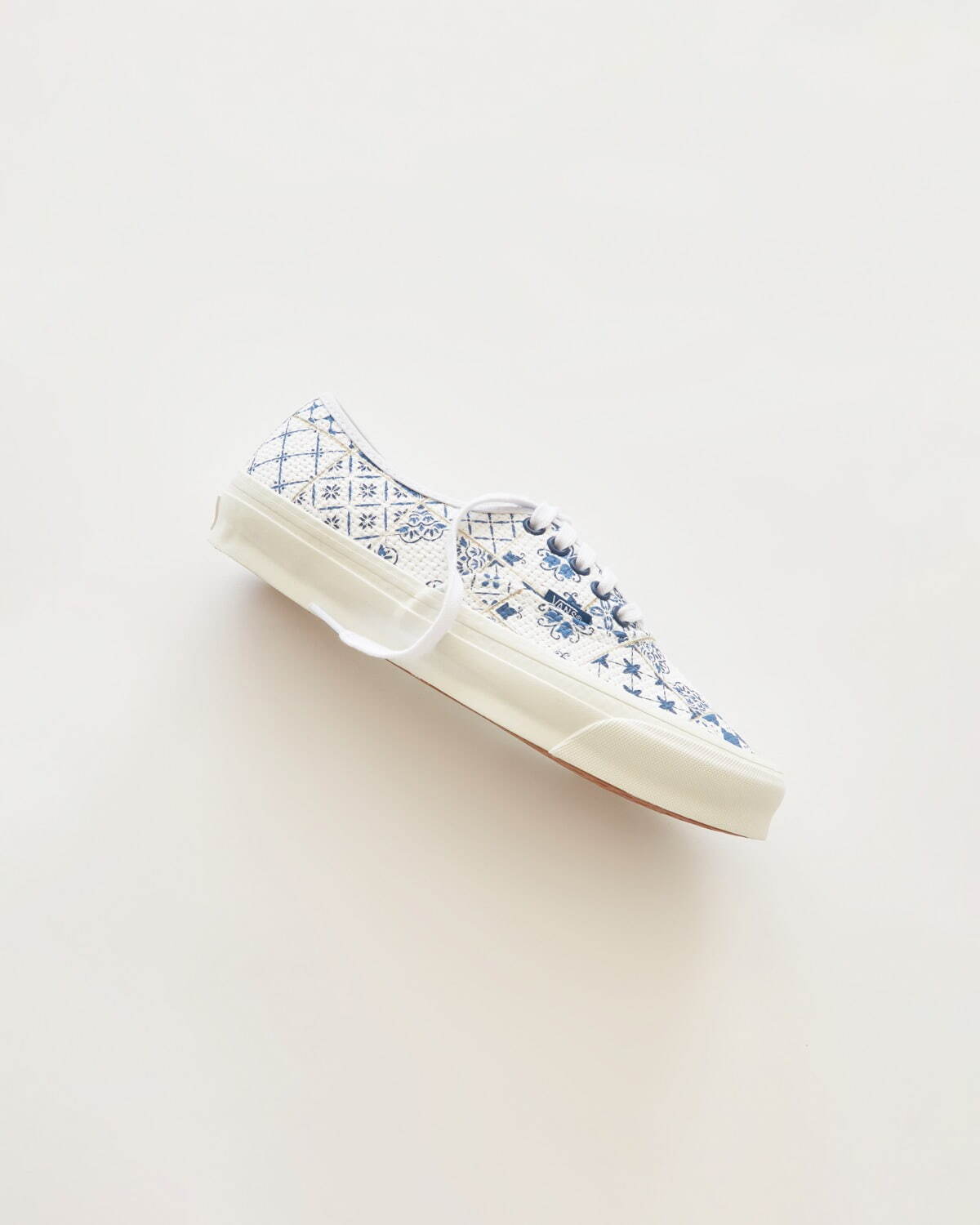 KITH×Vans Vaultのスニーカー、花柄やタイル模様の ...