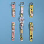 「すみっコぐらし」限定キッズ腕時計、“ねこ”などキャラが並ぶ小さな文字盤＆ぷっくりベルト｜写真1