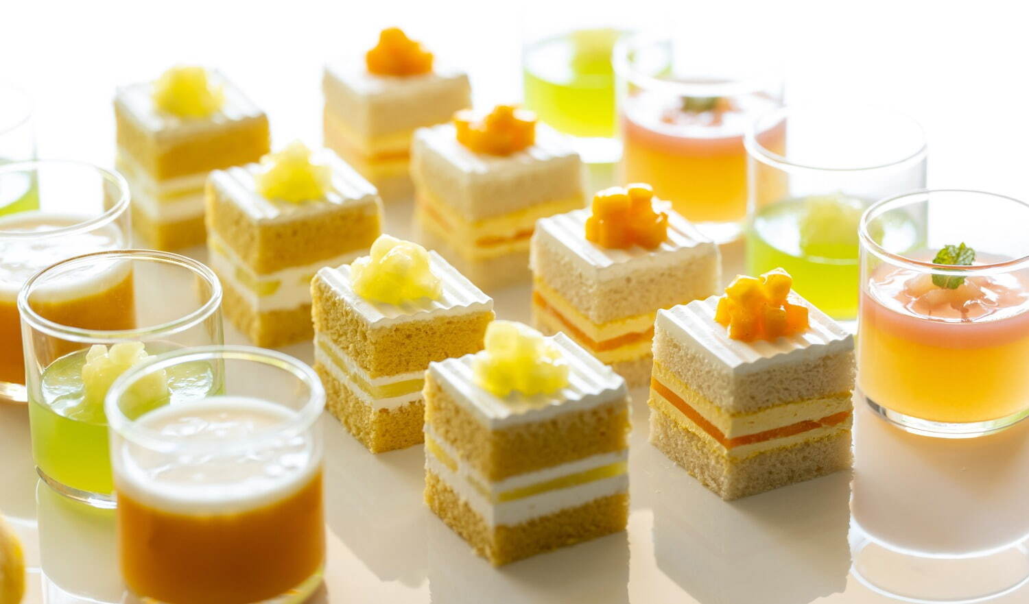 ホテルニューオータニ(東京)「夜のスーパースイーツビュッフェ」ワイン飲み放題＆人気ショートケーキも｜写真3