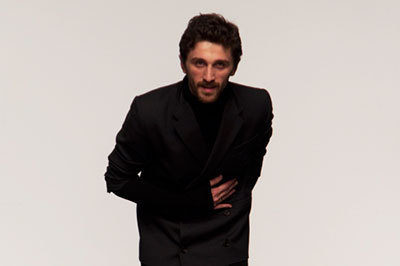 リアーナ｜ミュグレーの新アーティスティック・ディレクターに、ロンドン注目の若手デヴィッド・コーマが就任