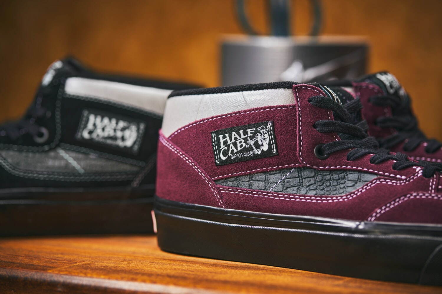 VANS新作スニーカー「ハーフキャブ」90年代に流行した“カスタム 
