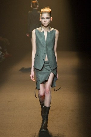 アグリ サギモリ(AGURI SAGIMORI)、2010-2011年秋冬コレクション｜写真2