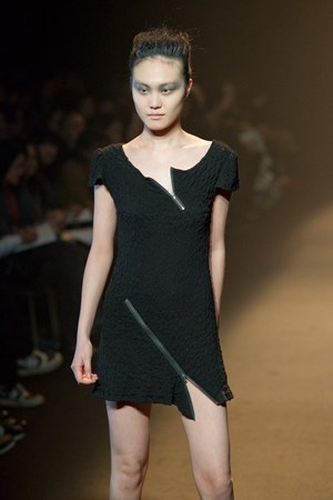 アグリ サギモリ(AGURI SAGIMORI)、2010-2011年秋冬コレクション｜写真4