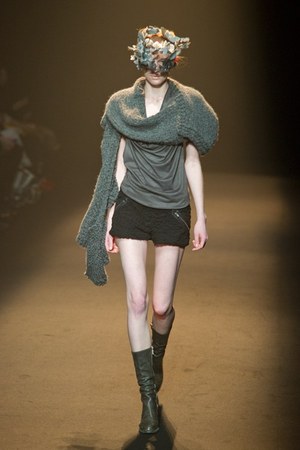 アグリ サギモリ(AGURI SAGIMORI)、2010-2011年秋冬コレクション｜写真16