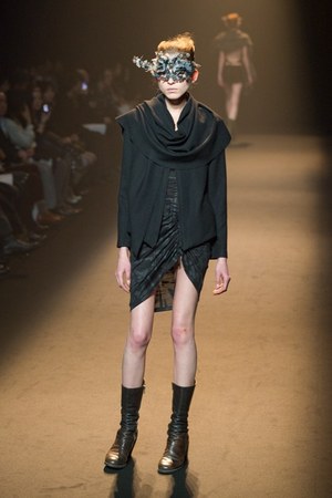 アグリ サギモリ(AGURI SAGIMORI)、2010-2011年秋冬コレクション｜写真17