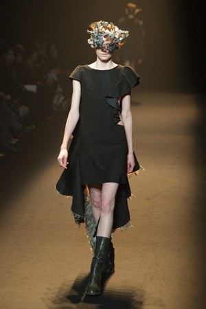 アグリ サギモリ(AGURI SAGIMORI)、2010-2011年秋冬コレクション｜写真24