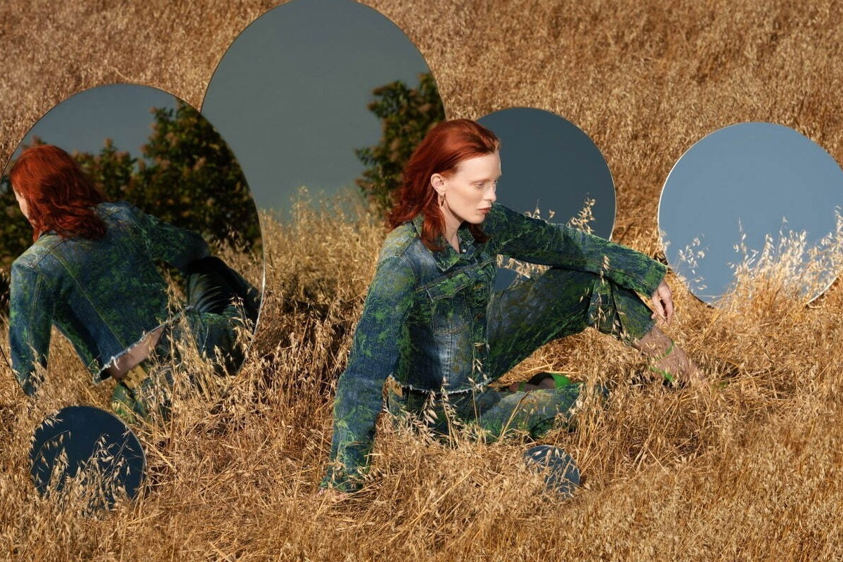 オリエンタルな小花柄ワンピース＆デジタルプラム柄トップスなど、JNBY 22年秋冬の新作