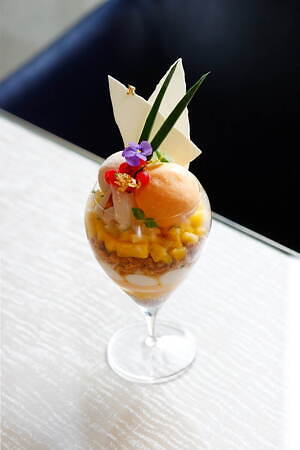 エンポリオ アルマーニ カフェ(EMPORIO ARMANI CAFFE) 季節のパフェ｜写真3