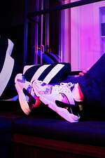 ベイトから”デジタルゲームのバグ”モチーフのナイキ新作スニーカー、暗闇で光る蓄光パーツ付き｜写真4