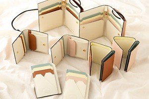 ラルコバレーノ「マルチカラー」のレディースウォレット＆革小物、バーニーズ ニューヨーク限定で