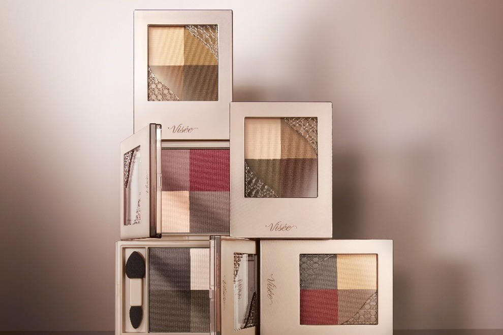 ヴィセ2022年冬コスメ、ふんわり“透け感マット”の4色アイシャドウ＆リップスティック