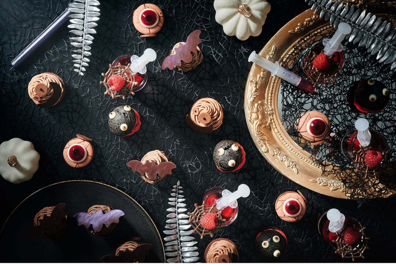 ホテル インターコンチネンタル 東京ベイ「ハロウィンアフタヌーンティー」おばけモンブラン4種食べ比べ