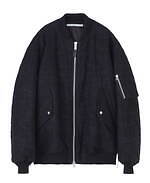 ジョン ローレンス サリバン、“前下がり”シルエットのコート＆塩田千春作品に着想したジャケット｜写真8