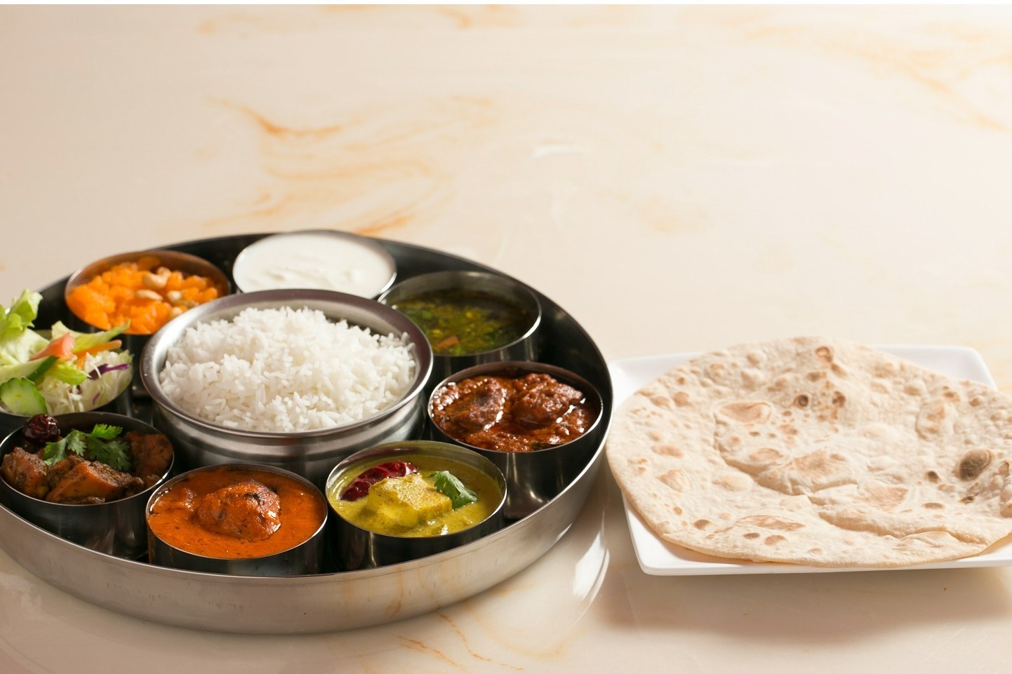 ご当地グルメ｜「神田カレーグランプリ」“日本最大級”カレーの街・神田でカレーの食べ歩き、過去最大125店参加