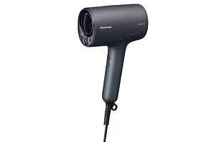 パナソニック ビューティのヘアードライヤー「ナノケア」“髪色長もち＆UVケア”の小型・軽量モデル