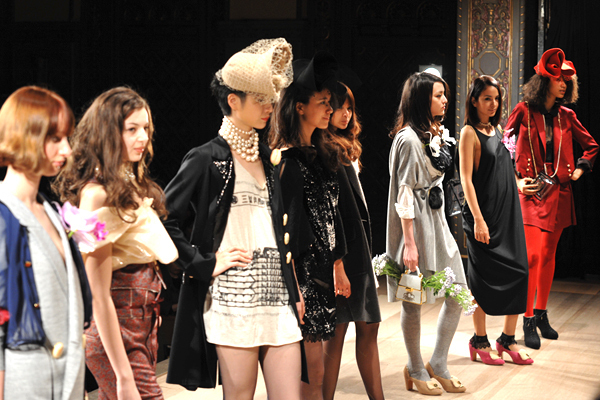 シアタープロダクツ(THEATRE PRODUCTS)、2010-2011年秋冬コレクション