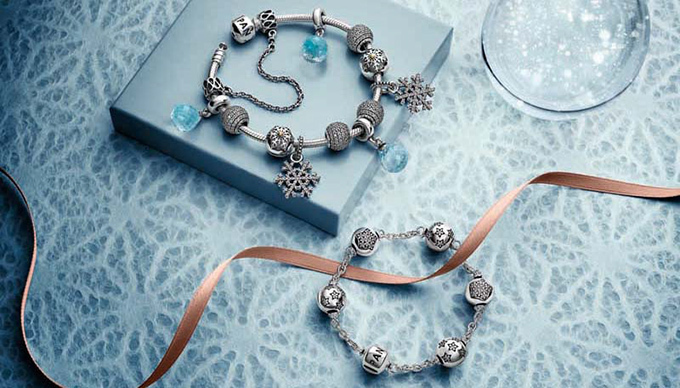 PANDORA」が銀座三越にクリスマス限定ショップ - ジュエリーBOXの