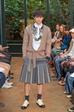 オドラデック(ODRADEK)、2010-2011年秋冬シーズンコレクション｜写真3