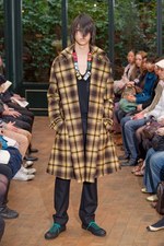 オドラデック(ODRADEK)、2010-2011年秋冬シーズンコレクション｜写真11