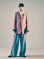 ベッドフォード、“チューリップのコサージュ”ゆらめくテーラードジャケット＆レザーライダース風ベスト｜写真10