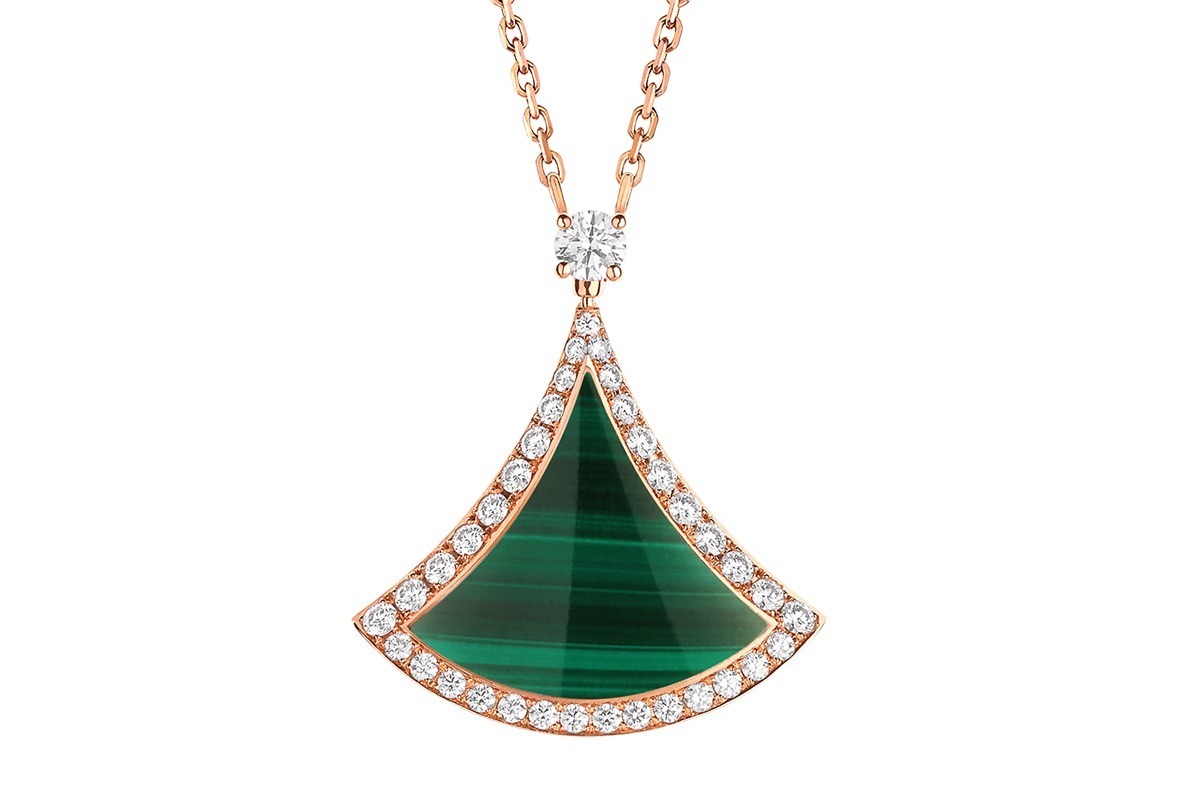 ブルガリ「ディーヴァ ドリーム」新作”パヴェダイヤモンド”が煌めく扇型ネックレス＆リング