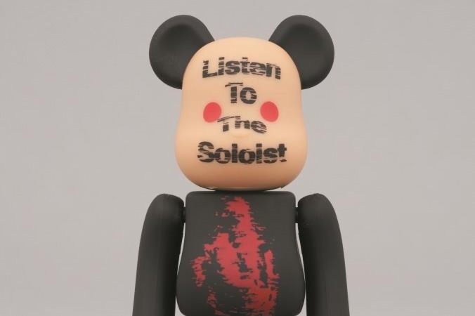 タカヒロミヤシタザソロイスト．×ベアブリック初コラボ、“ペーパーマスク”を被ったフィギュア