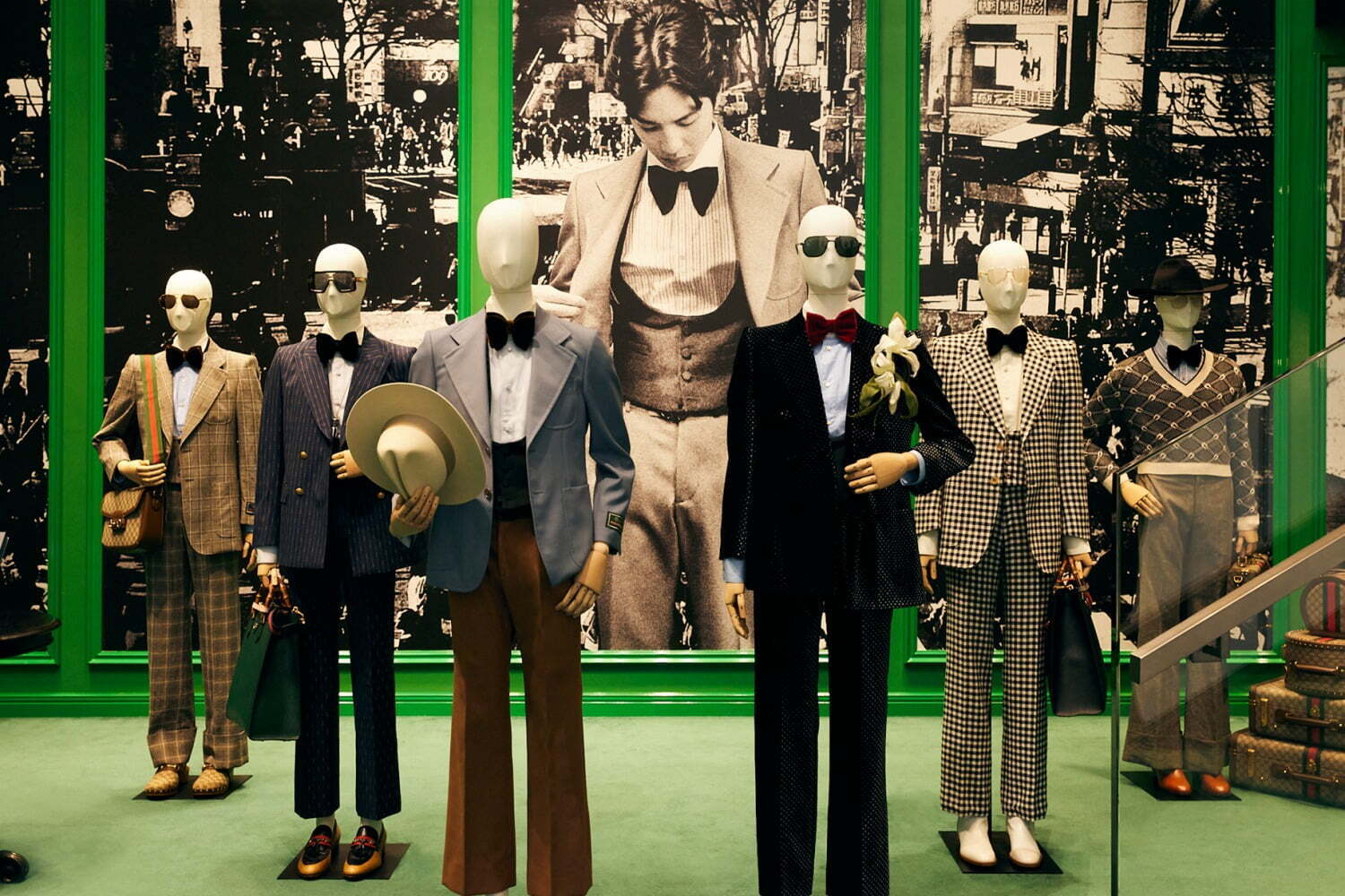 グッチを纏う「志尊淳」の写真展、森山大道撮り下ろし作品を