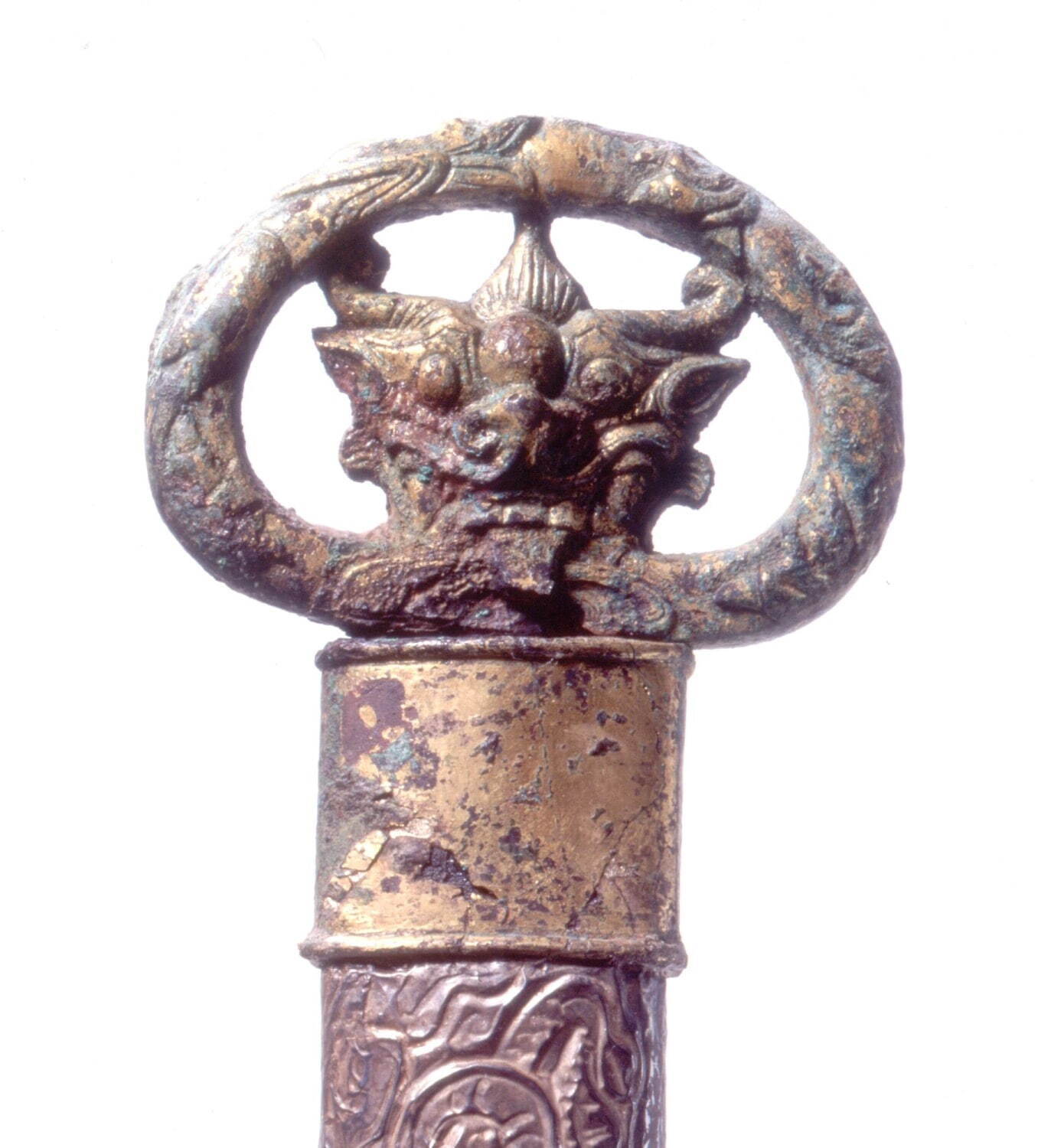 島根県松江市御崎山古墳出土の獅噛環頭大刀 古墳時代後期(6世紀) 島根県教育委員会蔵