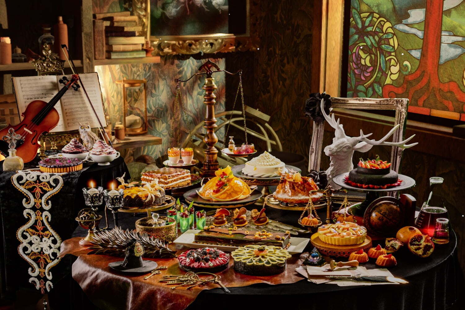 ダックワーズ｜「魔法使いの学校」秋スイーツビュッフェ、ヒルトン東京で - ほうき＆魔女の帽子イメージのスイーツなど