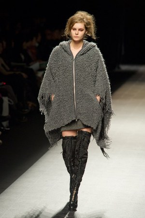ミハラヤスヒロ(MIHARA YASUHIRO)、2010-2011年秋冬コレクション｜写真20