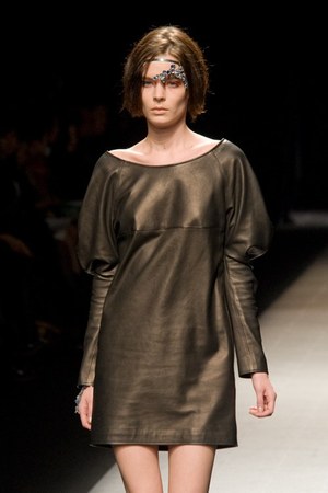 ミハラヤスヒロ(MIHARA YASUHIRO)、2010-2011年秋冬コレクション｜写真31