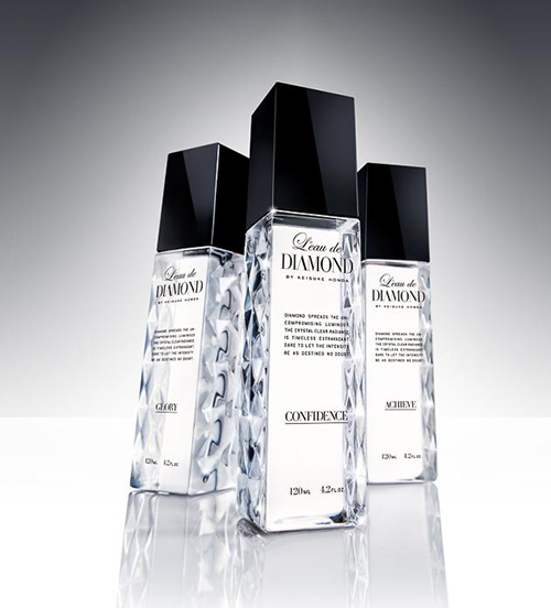 日本代表・本田圭佑プロデュースの香水「ロードダイアモンド」から、3種のライトフレグランスが登場 | 写真