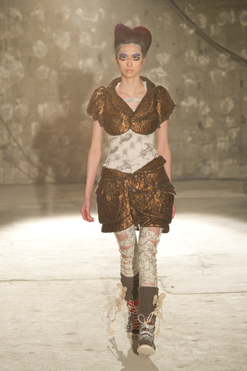 ノゾミ イシグロ オートクチュール(NOZOMI ISHIGURO Haute Couture) 2010-11年秋冬ウィメンズコレクション  - 写真4