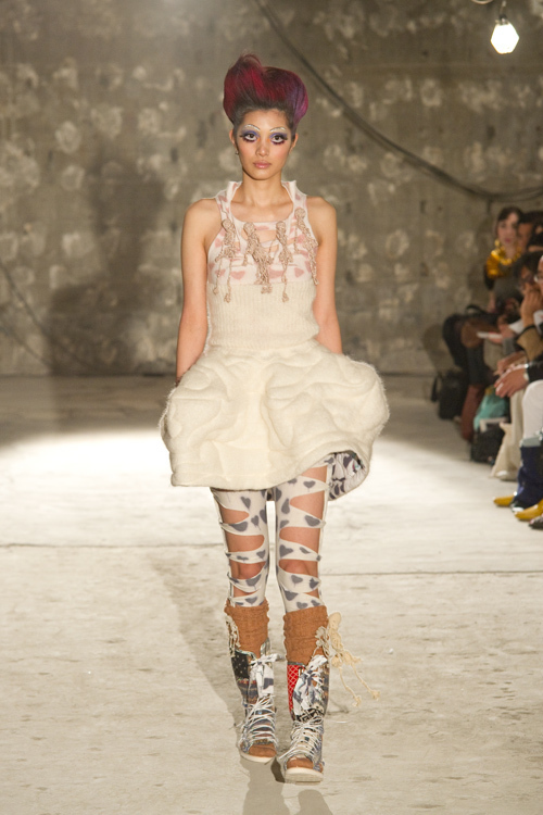 ノゾミ イシグロ オートクチュール(NOZOMI ISHIGURO Haute Couture) 2010-11年秋冬ウィメンズコレクション  - 写真27