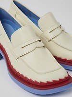 カンペール22年秋冬新作、“石の曲線”をイメージしたオールホワイトのスニーカーなど｜写真21