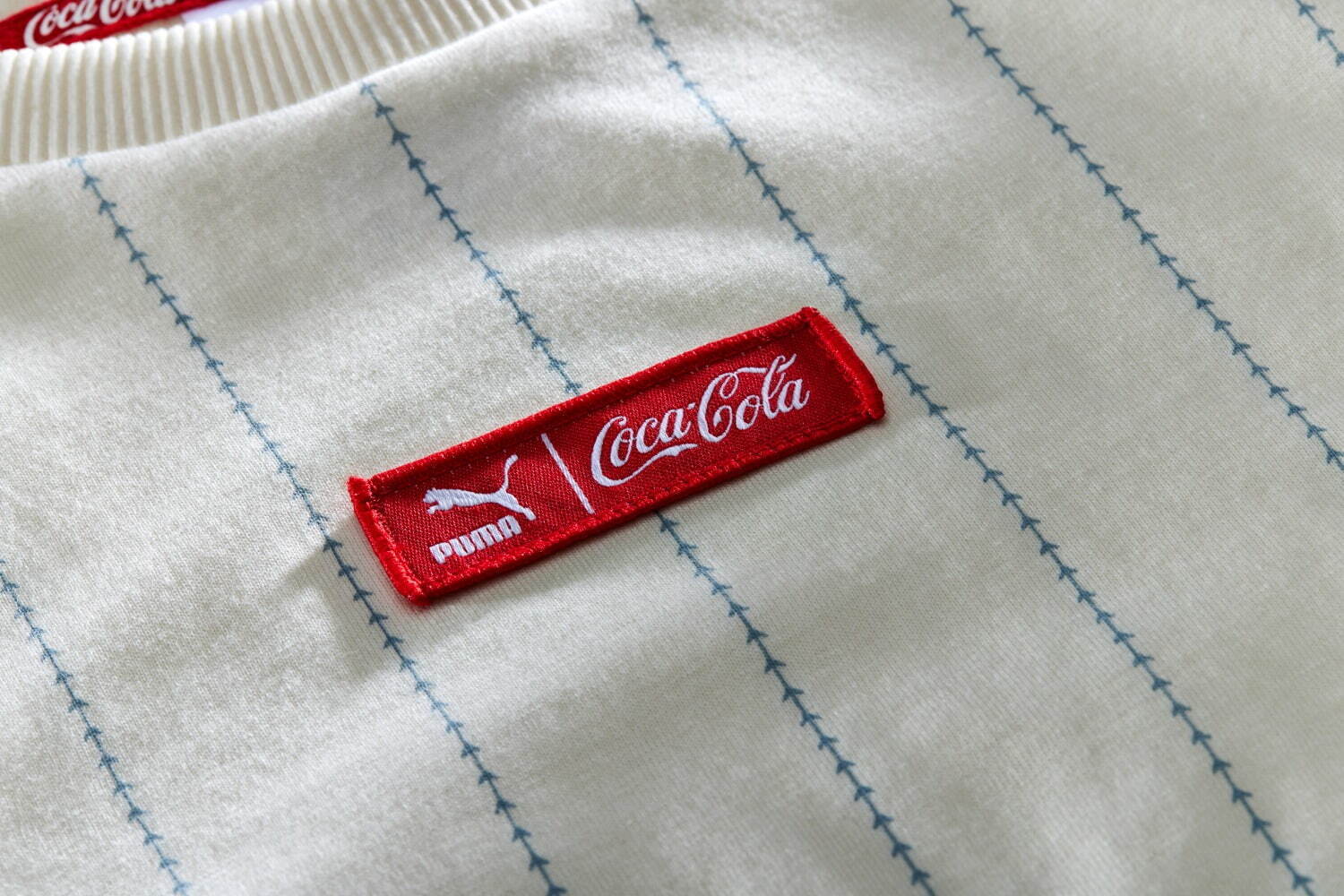 プーマ×コカ・コーラ、“レトロな配色”のロゴ入りスニーカーや瓶モチーフTシャツ｜写真52