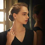 フェスタリア、ふたつの星が浮かび上がる新作ダイヤモンドジュエリー＆お守りストーンのカスタマイズも｜写真1